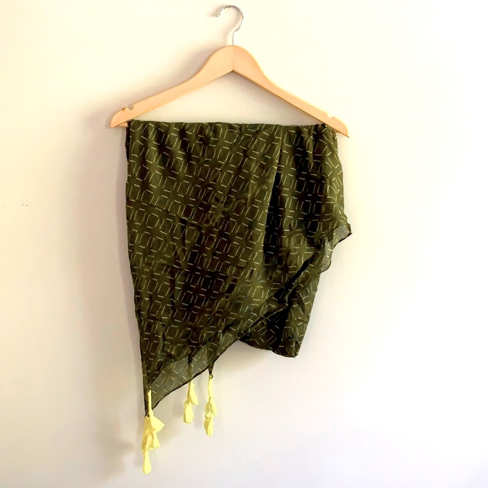 Dark green tasseled scarf